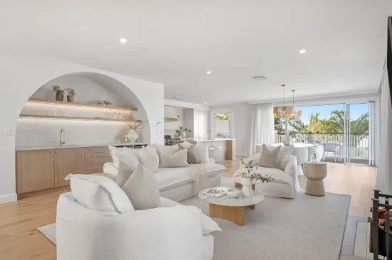 52 Southern Cross Parade, Sunrise Beach, Qld 4567