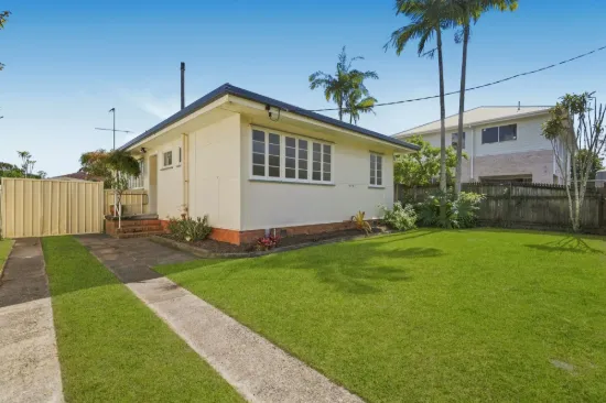 52 Worendo St, Southport, Qld 4215