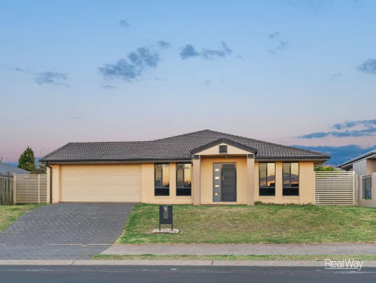 526 Hume Street, Middle Ridge, Qld 4350