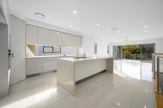 52B Milton Avenue, Paradise Point QLD 4216-Image