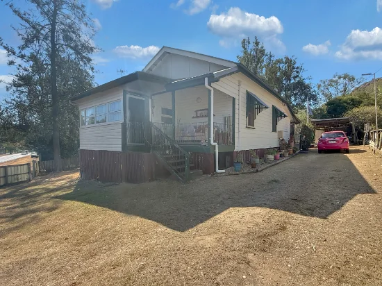 53 Ipswich Street, Esk, Qld 4312