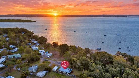 54 Coast Road, Macleay Island, Qld 4184