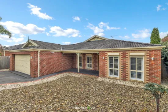 54 Ferndown Drive, Cranbourne, Vic 3977