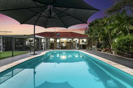 54 Foreshore Drive, Urangan, Qld 4655