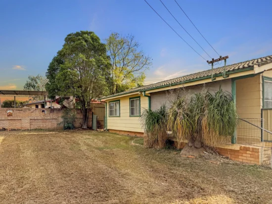 54 Jaeger Avenue, Gunnedah, NSW 2380 - For Rent