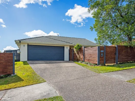 54 Manra Way, Pacific Pines, Qld 4211