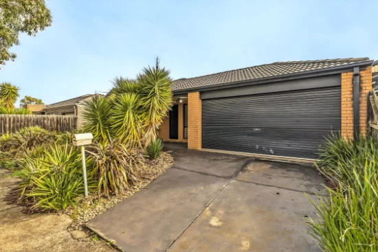 54 McBurine Drive, Kurunjang, Vic 3337