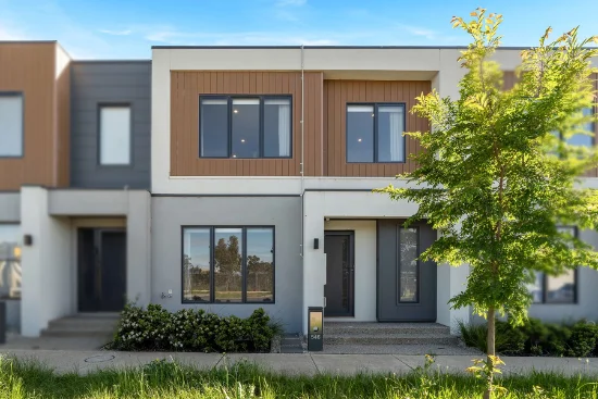 546 Brookfield Boulevard, Mickleham VIC 3064 - For Rent