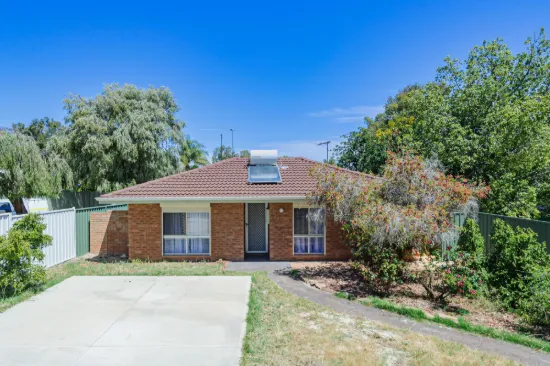 55 Blackadder Road, Swan View, WA 6056