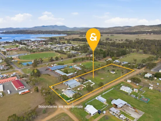 55 Charles Street, Triabunna, Tas 7190