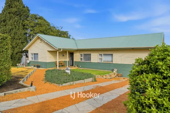 55 Deakin Street, Collie, WA 6225
