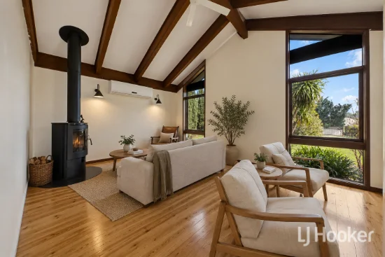 55 Dunvegan Drive, Kurunjang, Vic 3337