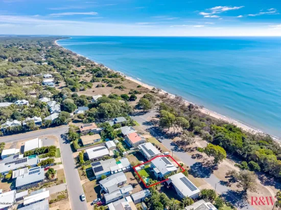55 Pacific Boulevard, Moore Park Beach, Qld 4670