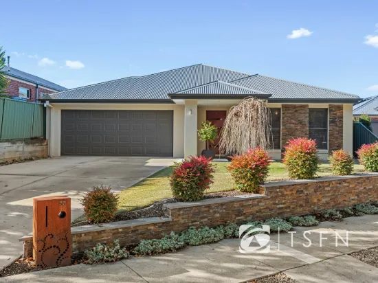 55 Soldatos Drive, Golden Square, Vic 3555
