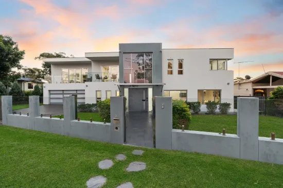 55 St George Crescent, Sandy Point, NSW 2172