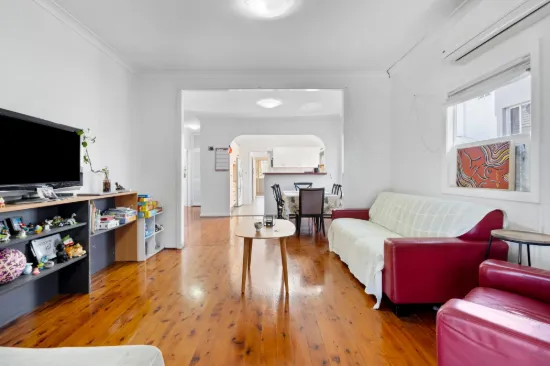 56 Blake St, Southport, Qld 4215
