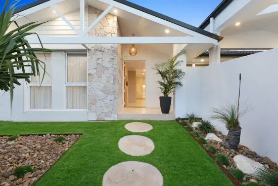 56 Southlake Drive, Varsity Lakes, Qld 4227