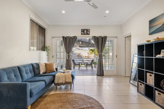 57 Birkdale Road, Birkdale, Qld 4159