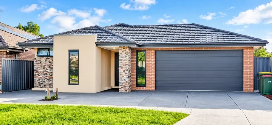 57 Eltham Parade, Manor Lakes, Vic 3024 - For Rent