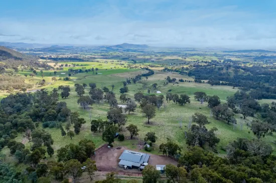 570 Three Chain Road, Boorolite, Vic 3723
