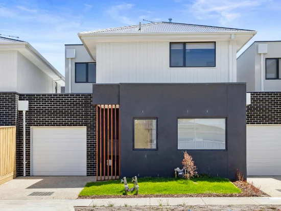 58 Janoli St, Mickleham, Vic 3064