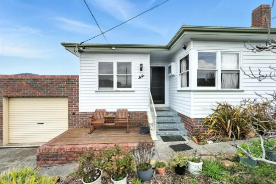 59 Hilton Road, Claremont, Tas 7011