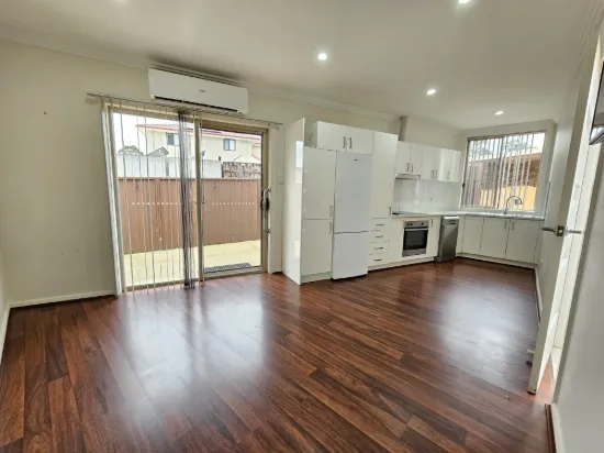 5A Brentwood Grove, Werrington Downs, NSW 2747