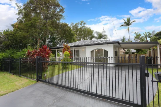 5A Garden Grove, Carrara, Qld 4211 - For Rent