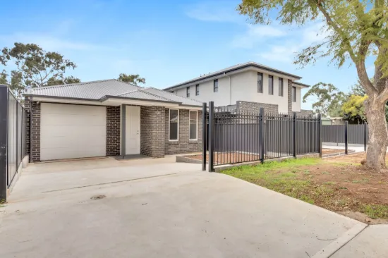 5b Lorna Road, Para Hills, SA 5096