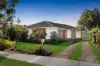 6 Acacia Cres, Melton South, Vic 3338