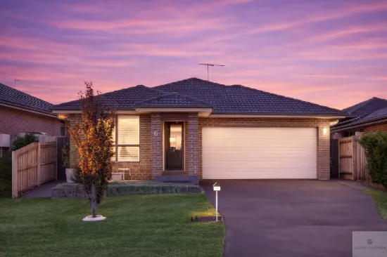 6 Asimus Circuit, Elderslie, NSW 2570