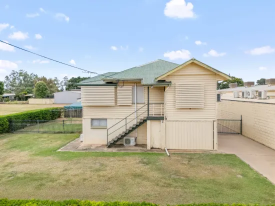 6 Baker Street, Emerald, Qld 4720