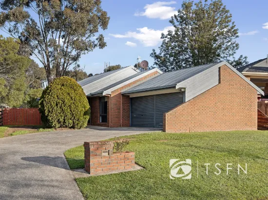 6 Benjamin Court, Spring Gully, Vic 3550