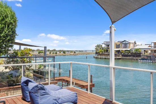 6 Bermuda Place, Halls Head, WA 6210