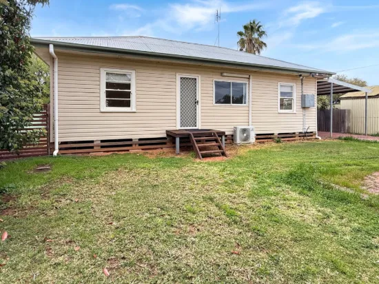 6 BINYAH STREET, Whitton, NSW 2705