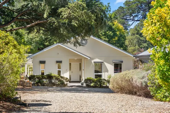 6 Bracken Road, Stirling, SA 5152