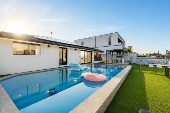 6 Coral Gables Key, Broadbeach Waters, Qld 4218
