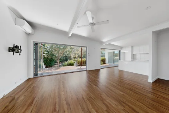 6 Corfield Street, Carina, Qld 4152