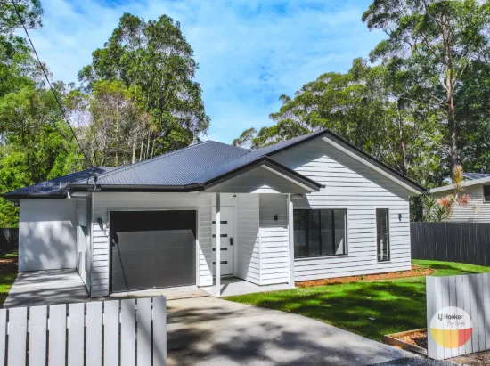 6 Dempsey St, Russell Island, Qld 4184