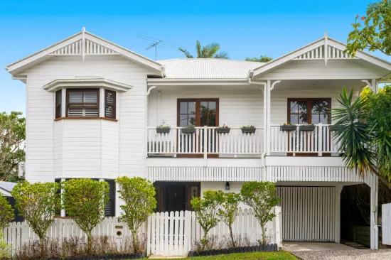 6 Dickens Street, Norman Park, Qld 4170
