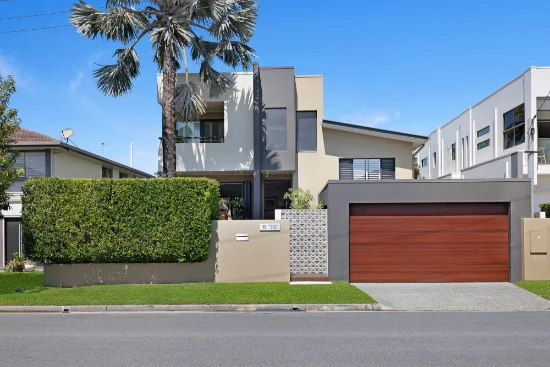 6 Eider Avenue, Paradise Point, Qld 4216 - For Sale