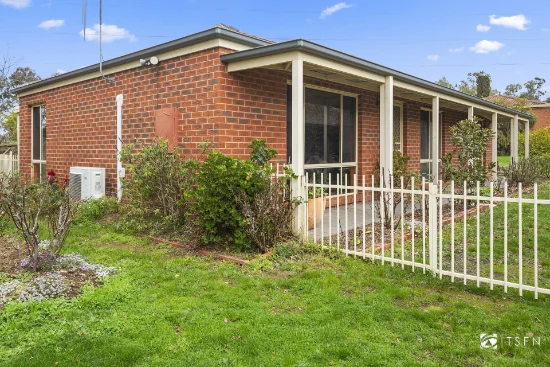6 Emma Place, Quarry Hill, Vic 3550