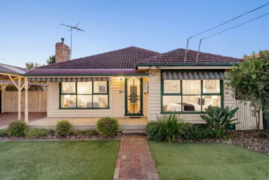 6 First Avenue, Hoppers Crossing, Vic 3029