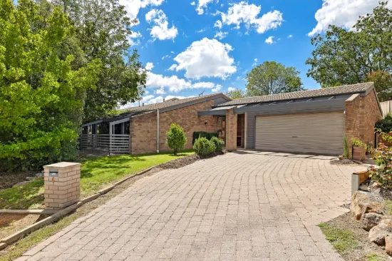 6 Girdlestone Circuit, Calwell, ACT 2905