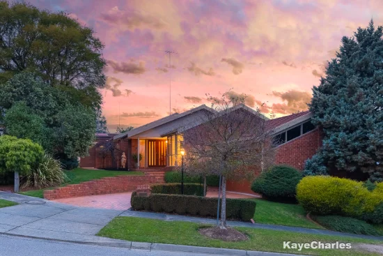 6 Hepburn Court, Berwick, Vic 3806