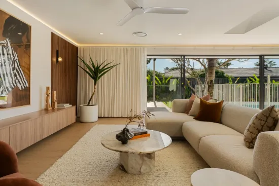 6 Hixson Court, Mermaid Waters, Qld 4218