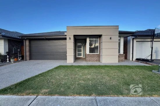 6 Hoosier Road, Clyde North, Vic 3978