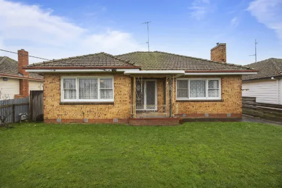 6 Iris Avenue, Wendouree, Vic 3355
