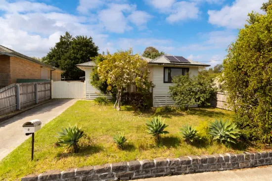 6 Kerr Ave, Oak Park, Vic 3046