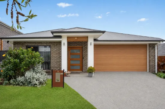 6 Kincraig Court, Spring Mountain, Qld 4300